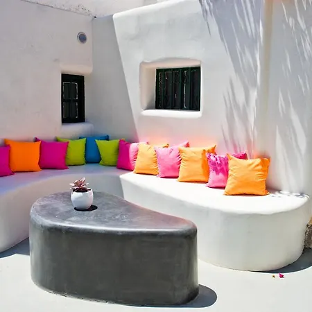 Paul's Perissa (Santorini)