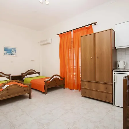 Paul's * Perissa (Santorini)