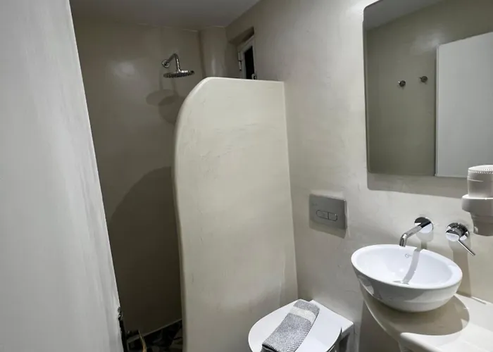 Paul's * Perissa (Santorini)