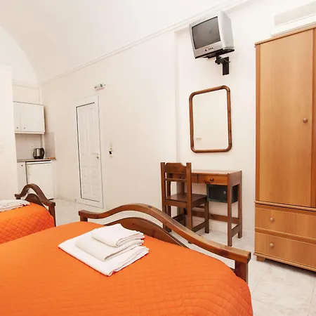 Paul's Perissa (Santorini)