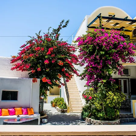 Paul's Perissa (Santorini)